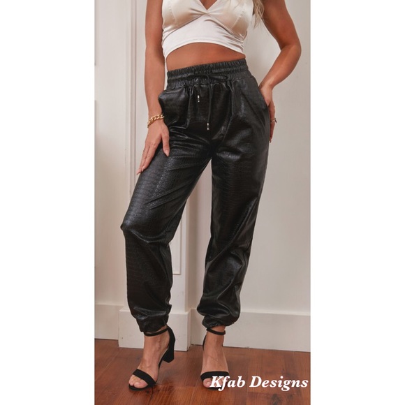 ❤️LAST 1! Must Have Faux Leather Textured Joggers - Picture 2 of 6